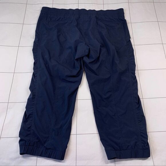 Athleta La Viva Cropped Pants Navy 4 - Picture 3 of 5